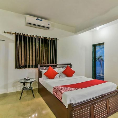 Collection O 15487 Ashoka King Hotel Mandrem Bagian luar foto