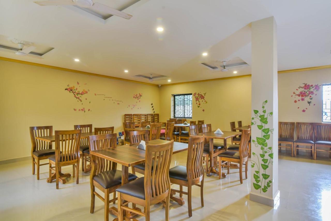 Collection O 15487 Ashoka King Hotel Mandrem Bagian luar foto