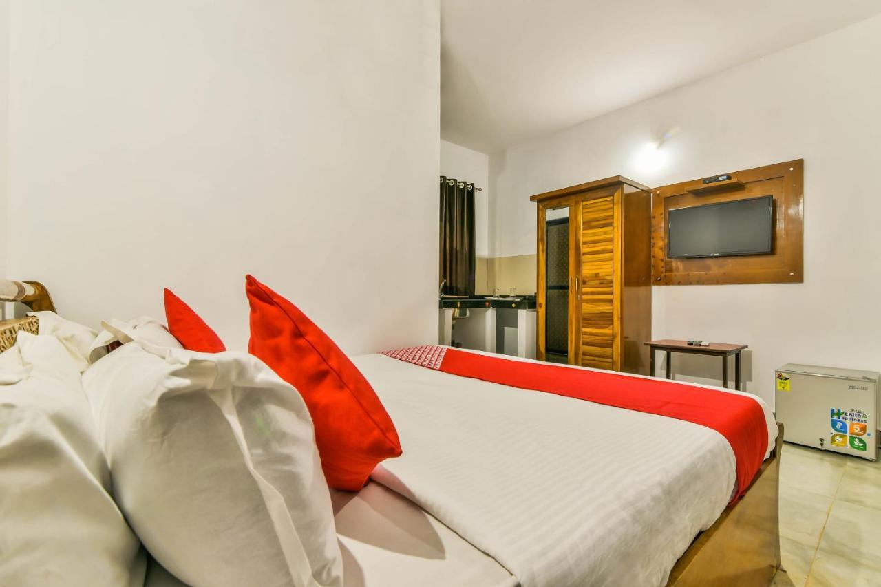 Collection O 15487 Ashoka King Hotel Mandrem Bagian luar foto