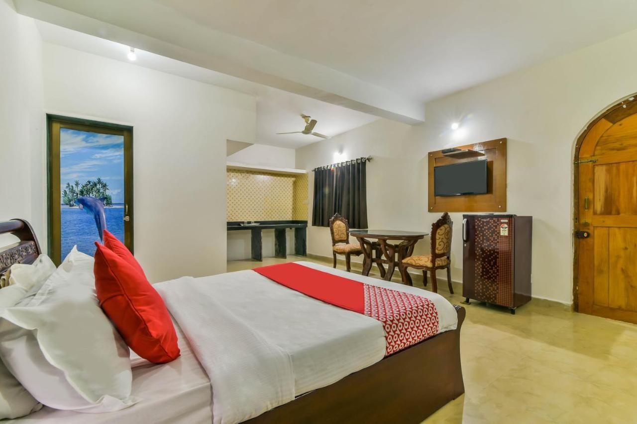 Collection O 15487 Ashoka King Hotel Mandrem Bagian luar foto