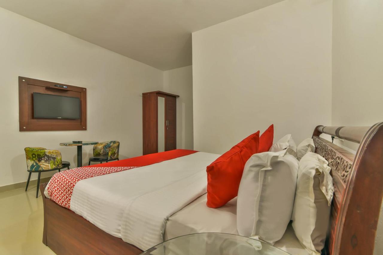 Collection O 15487 Ashoka King Hotel Mandrem Bagian luar foto
